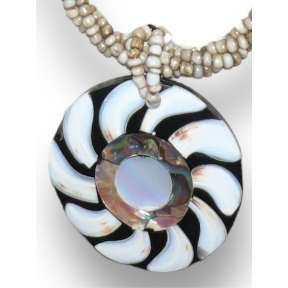 Vintage Mother of Pearl Inlay Pendant Necklace - Picture 8 of 10